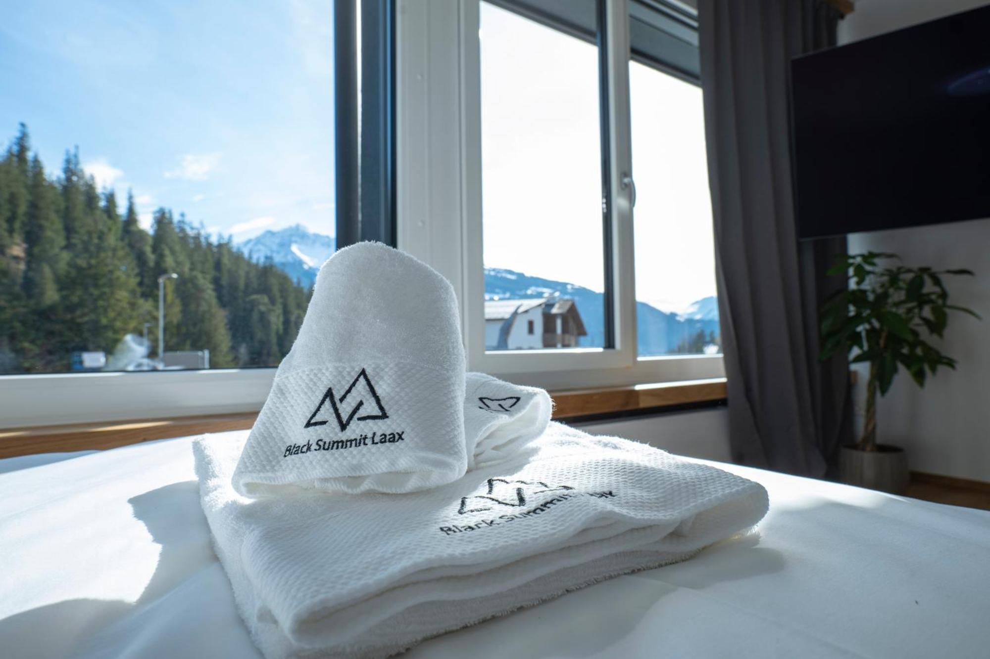 Black Summit Boutique Resort Laax Extérieur photo