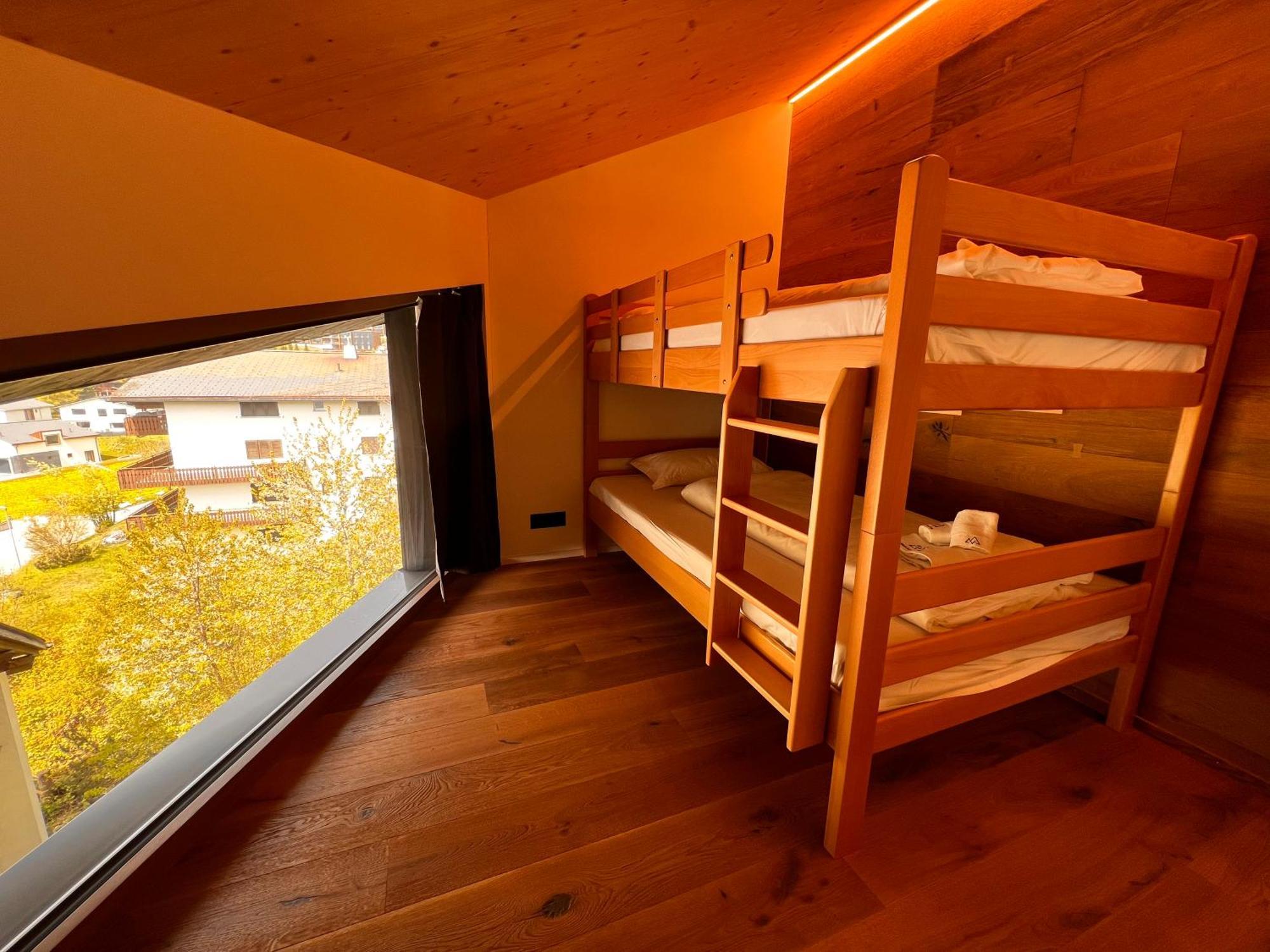 Black Summit Boutique Resort Laax Extérieur photo