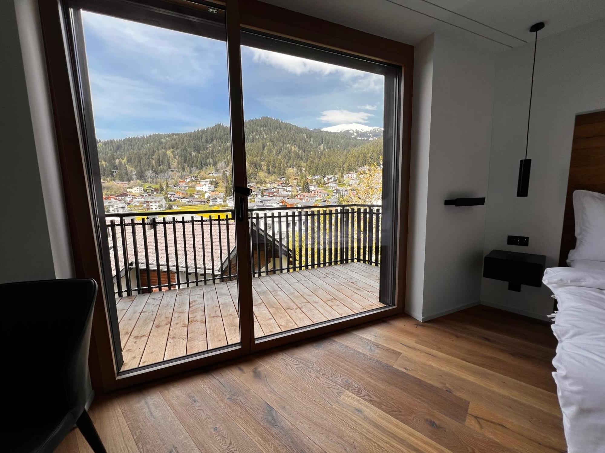 Black Summit Boutique Resort Laax Extérieur photo