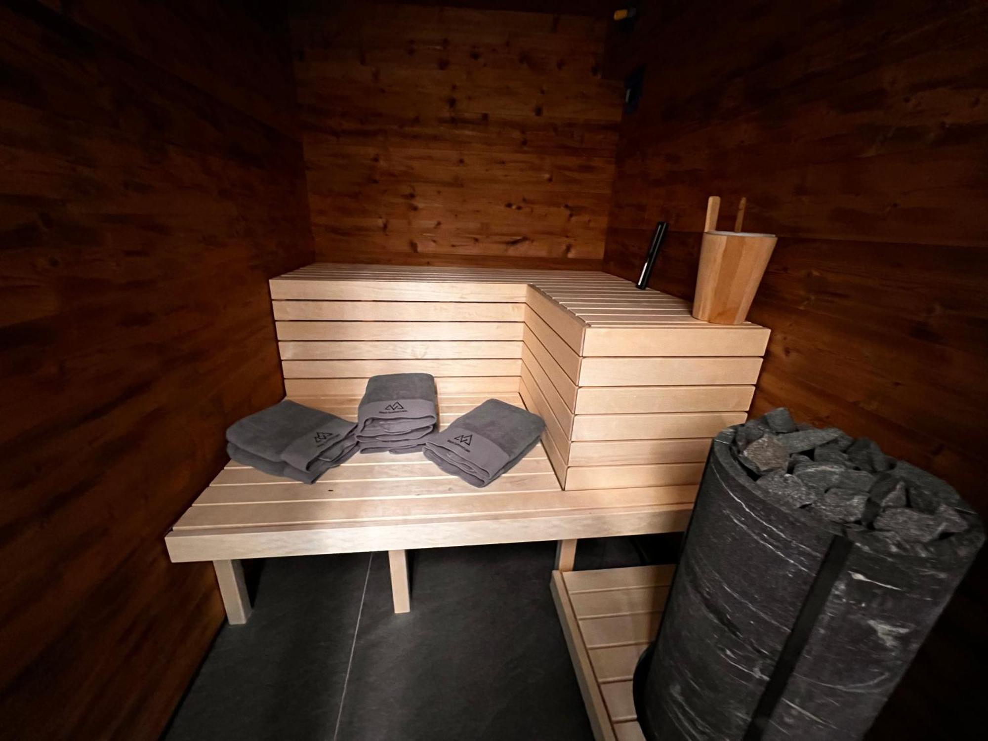Black Summit Boutique Resort Laax Extérieur photo