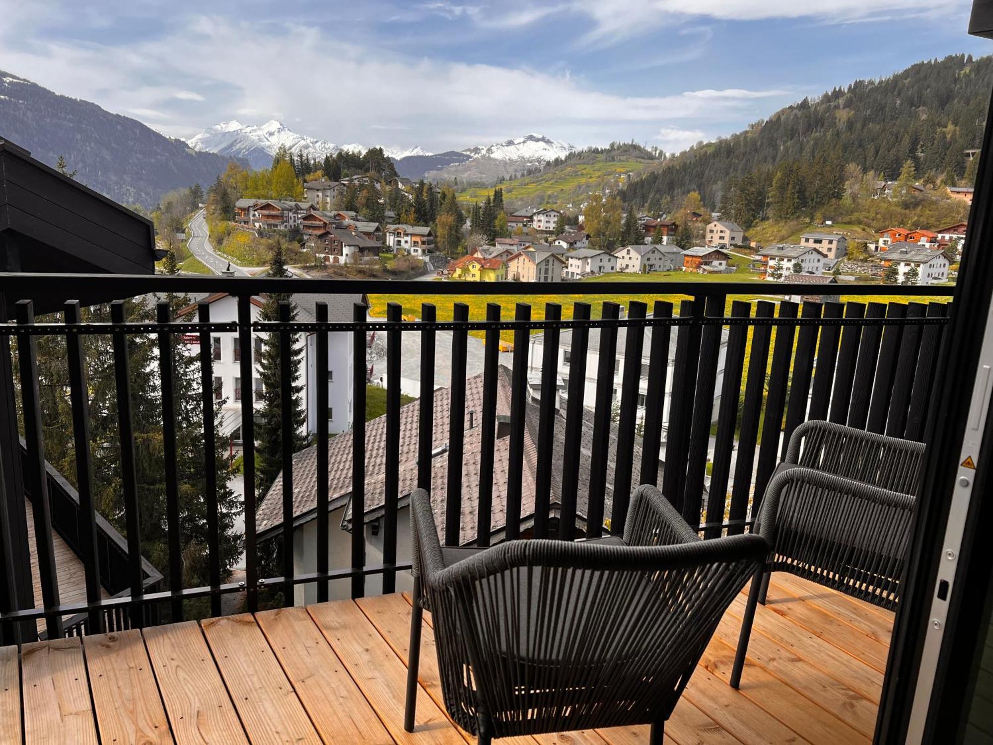 Black Summit Boutique Resort Laax Extérieur photo
