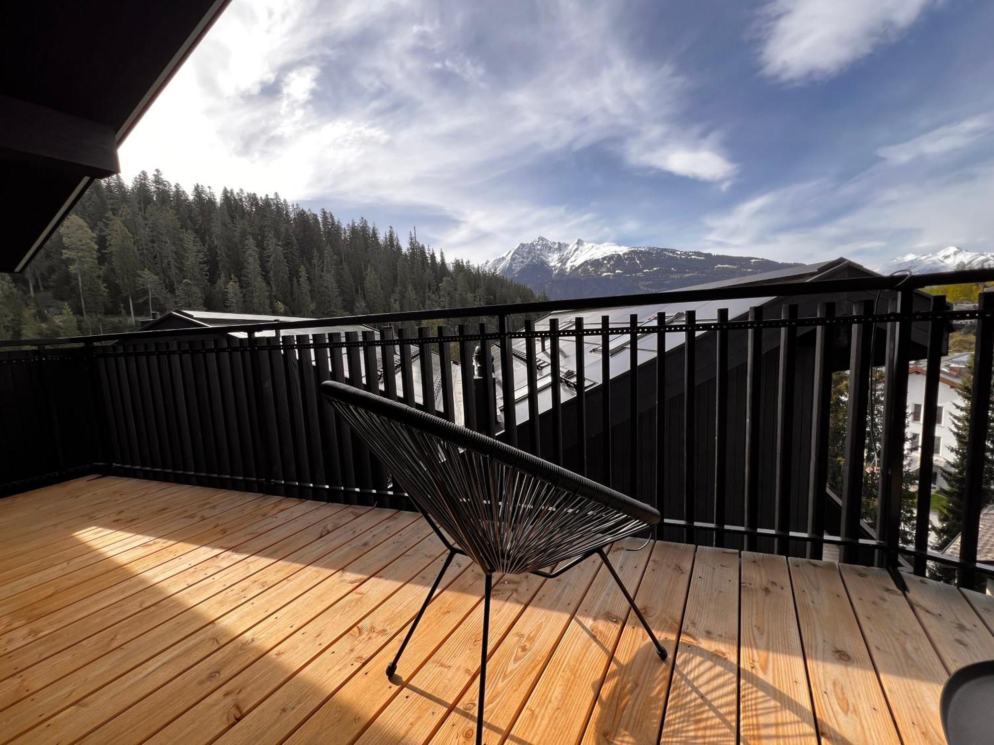 Black Summit Boutique Resort Laax Extérieur photo